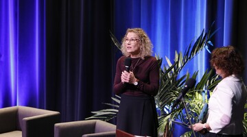 prof. Dorota Groffik podczas wystąpienia na ICEQ